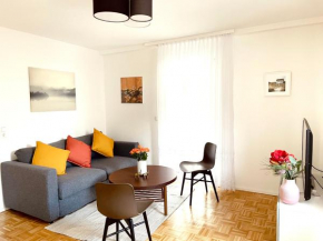 Neues, stillvoll eingerichtetes Apartment mit Wintergarten und Terrasse